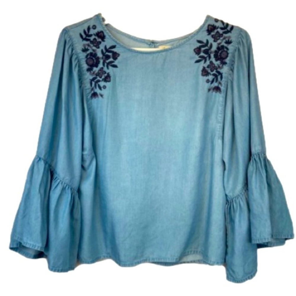 Hollister Chambray Floral Embroidered Bell Sleeve Back Button Shirt Blouse Top M